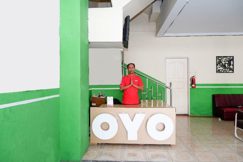Oyo 338 Guest House Omah Manahan Syariah Solo Εξωτερικό φωτογραφία