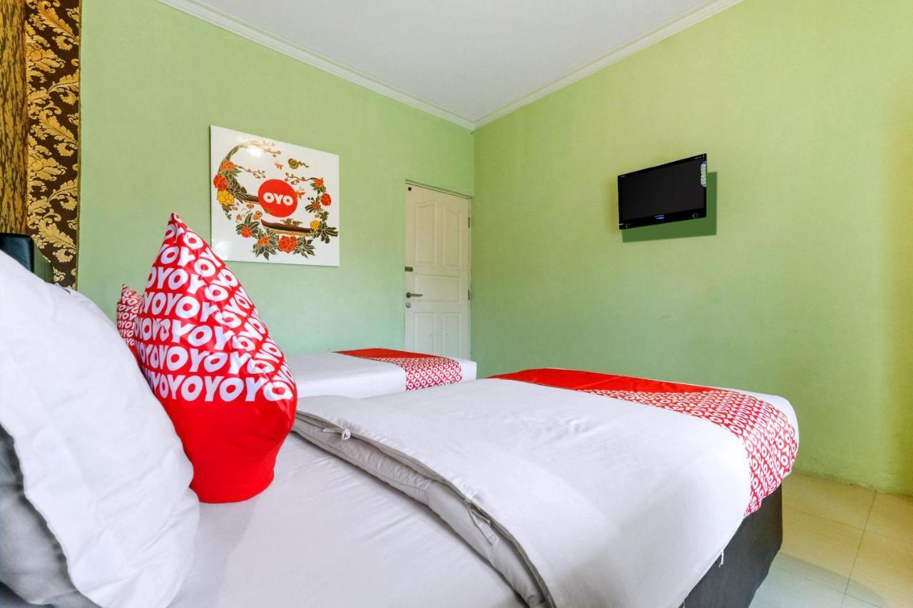 Oyo 338 Guest House Omah Manahan Syariah Solo Εξωτερικό φωτογραφία