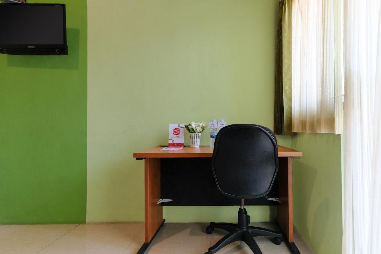 Oyo 338 Guest House Omah Manahan Syariah Solo Εξωτερικό φωτογραφία