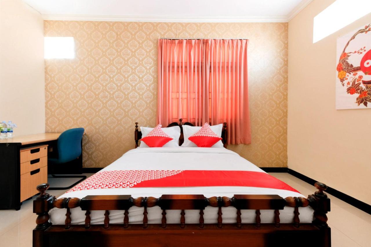 Oyo 338 Guest House Omah Manahan Syariah Solo Εξωτερικό φωτογραφία
